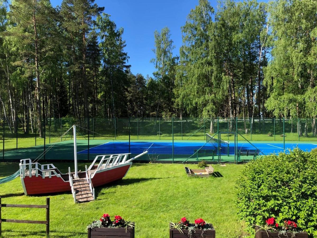 Karle Hotel Vitrupe Екстериор снимка