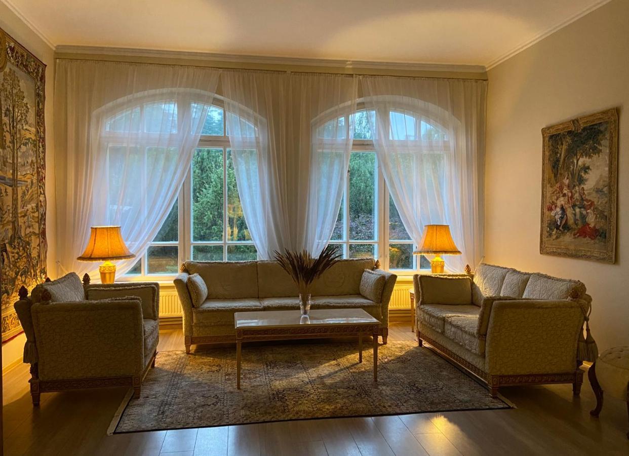 Karle Hotel Vitrupe Екстериор снимка