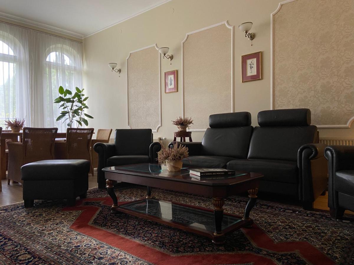 Karle Hotel Vitrupe Екстериор снимка