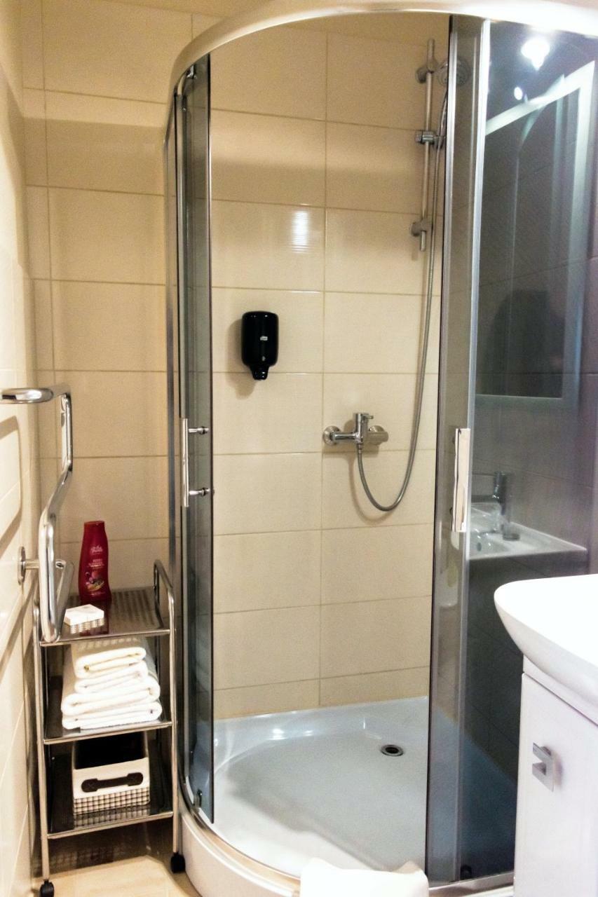 Karle Hotel Vitrupe Екстериор снимка